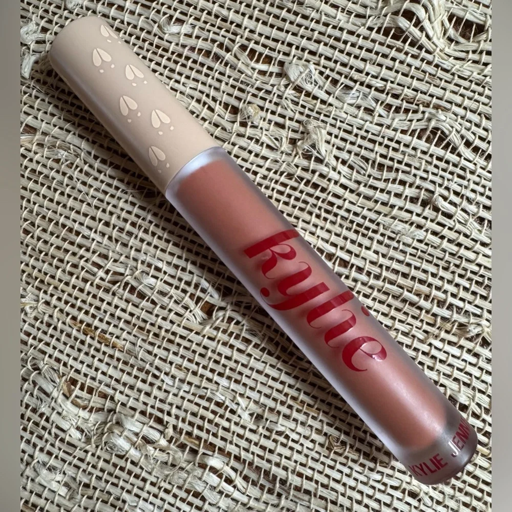 Kylie Jenner Matte Liquid Lipstick VIXEN BABY